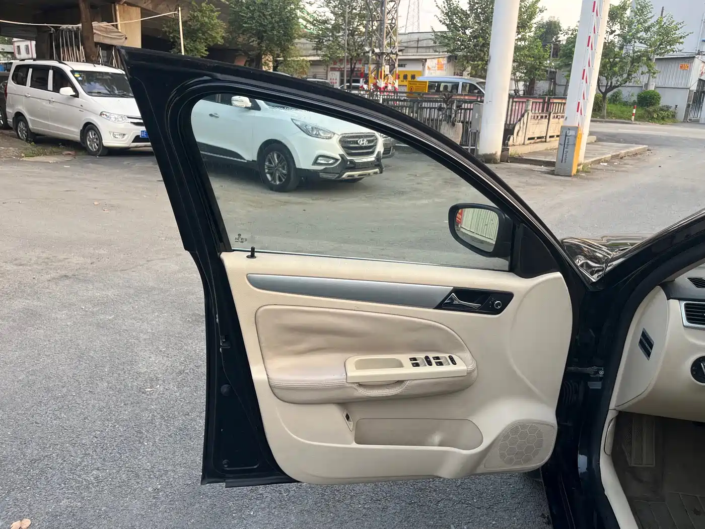 Volkswagen Bora 2011 2011 1.6L Automatic Luxury