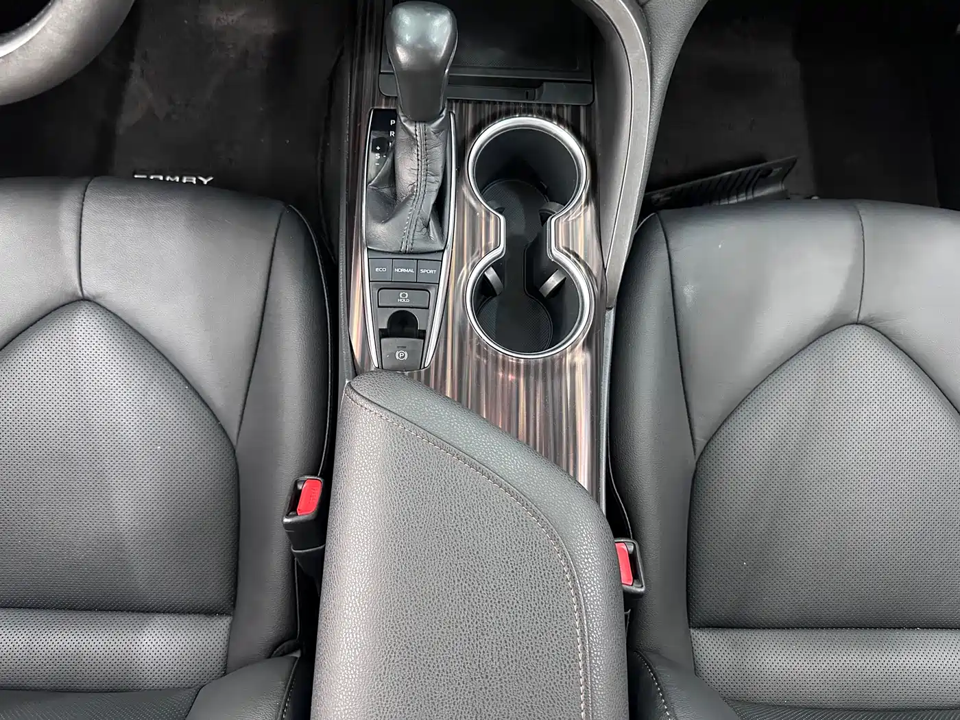 Toyota Camry 2018 2.5G Luxury Edition фото 13