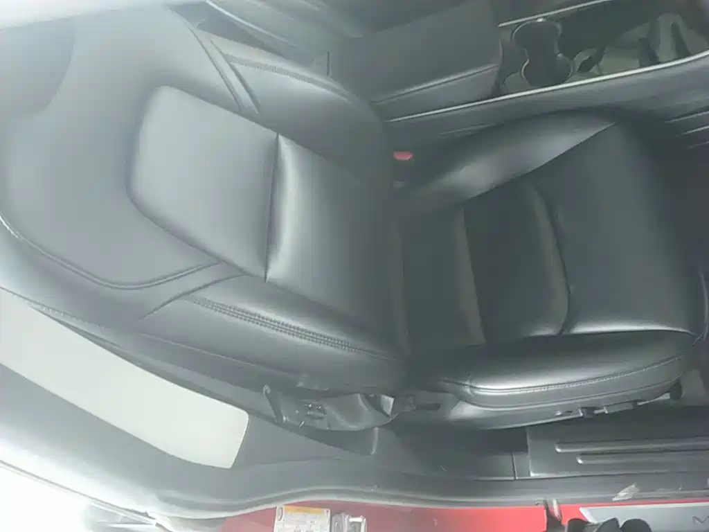 Фото 25 - Tesla Model 3