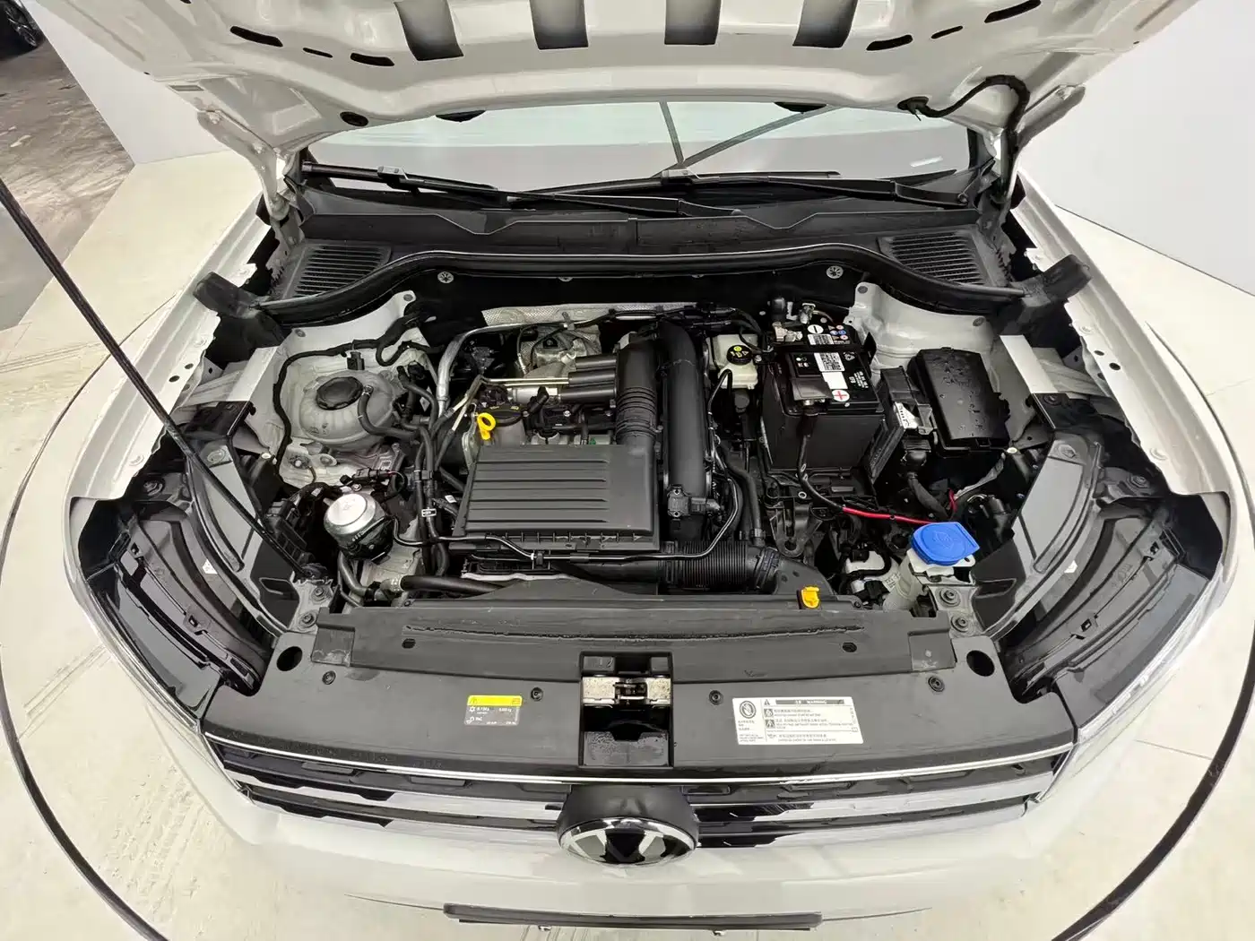 Volkswagen Tharu 2022 280TSI FWD Luxury Edition фото 8