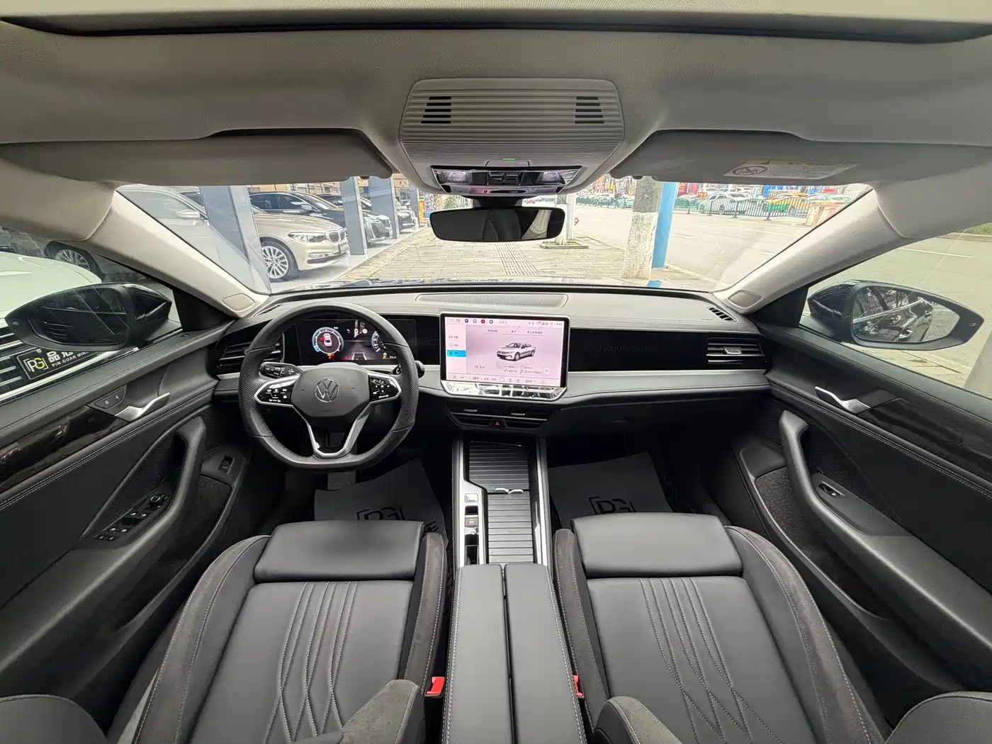Volkswagen Magotan 2024 300TSI DSG Premium Edition (Eye-catching Package) фото 5