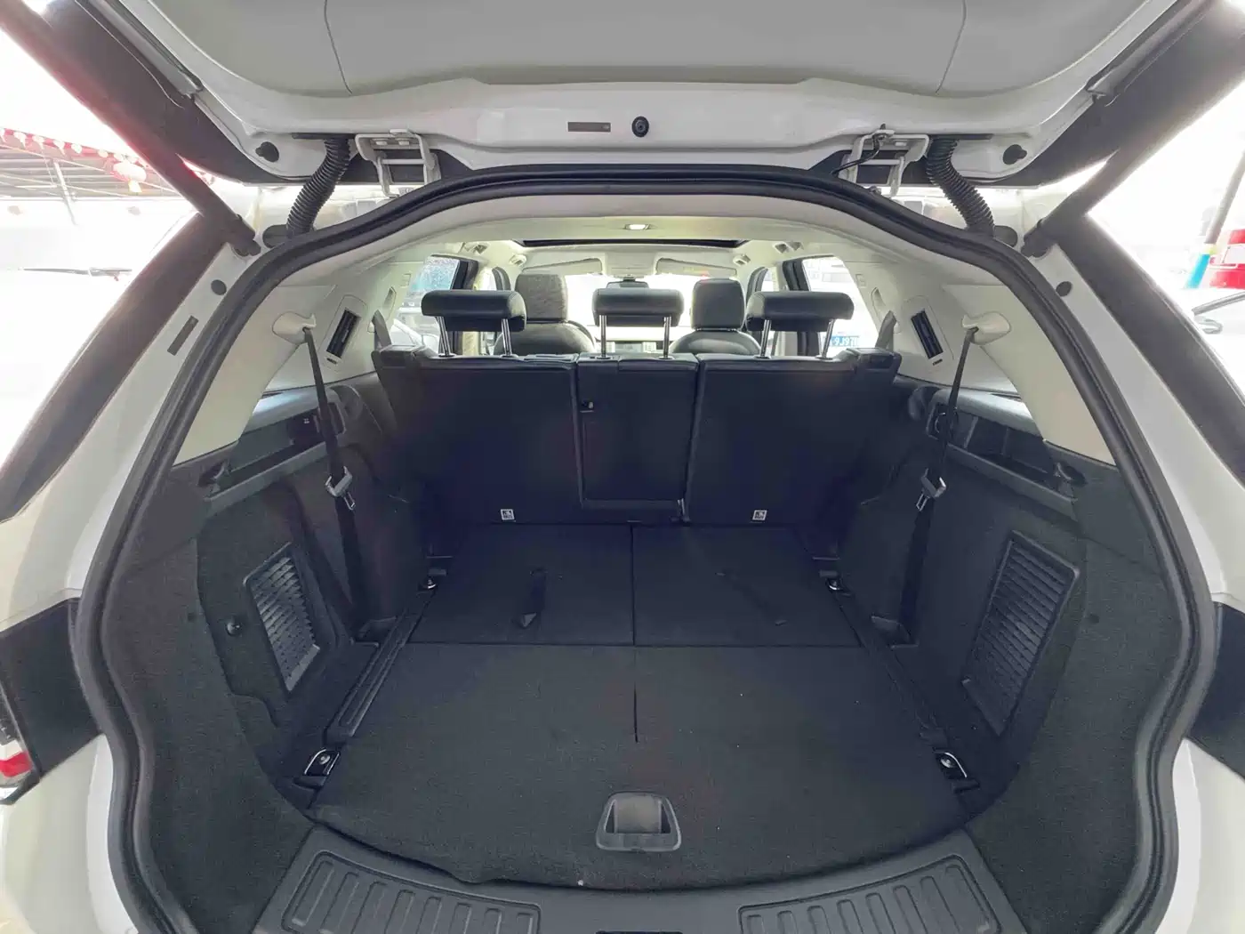 Land Rover Discovery Sport 2016 2.0T HSE фото 10