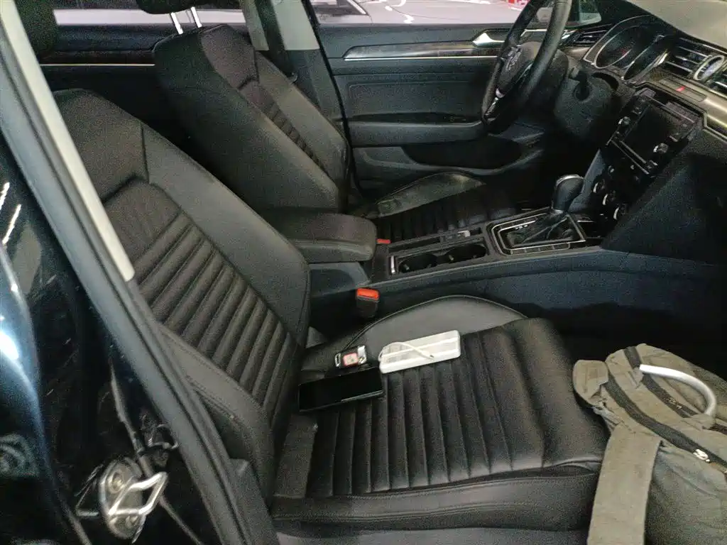 Volkswagen Magotan 2018 Facelift 330TSI DSG Luxury фото 25
