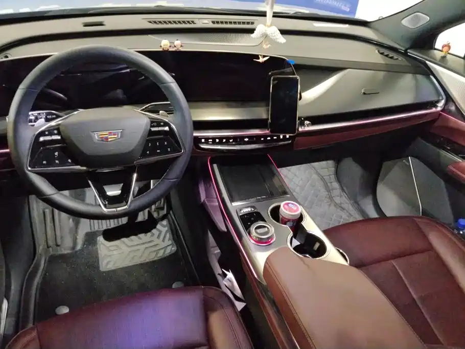 Cadillac XT5 2025 2025 Model 2.0T Platinum