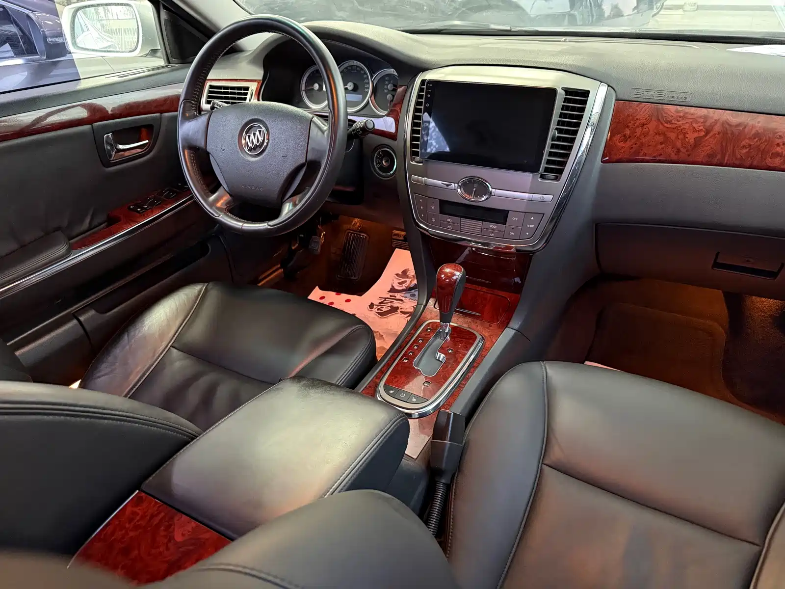 Photo 12 - Buick LaCrosse