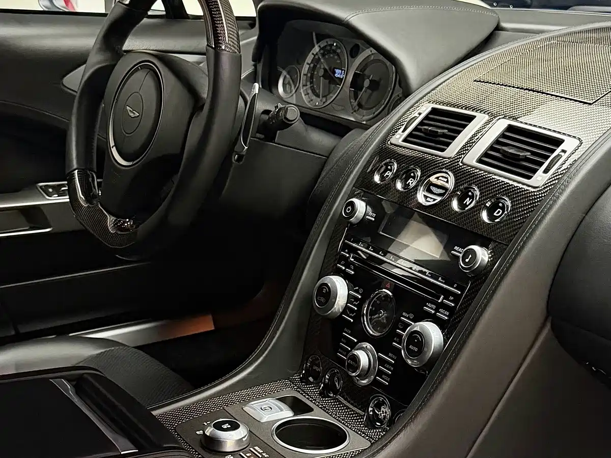 Aston Martin Rapide 2013 2010 6.0L