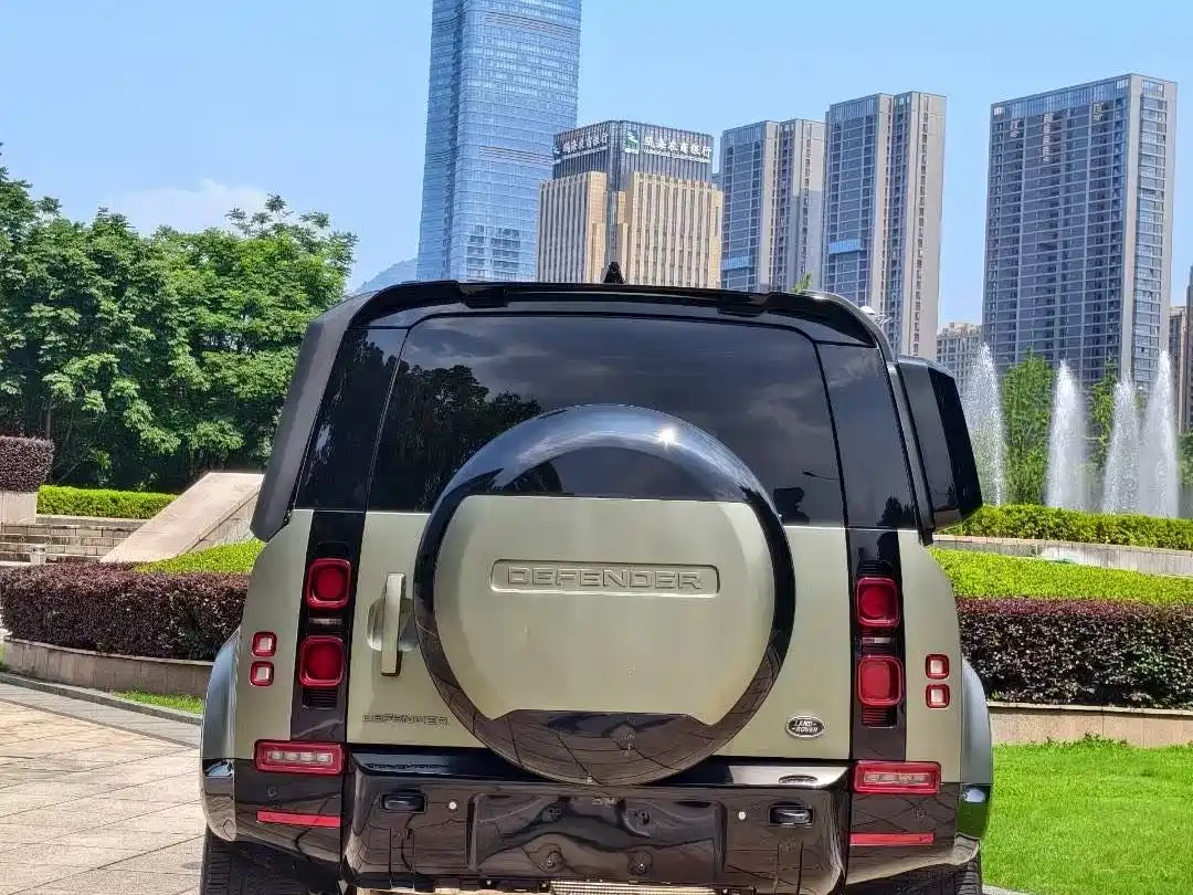 Land Rover Defender 2024 110 3.0T P400 X-DYNAMIC HSE фото 5