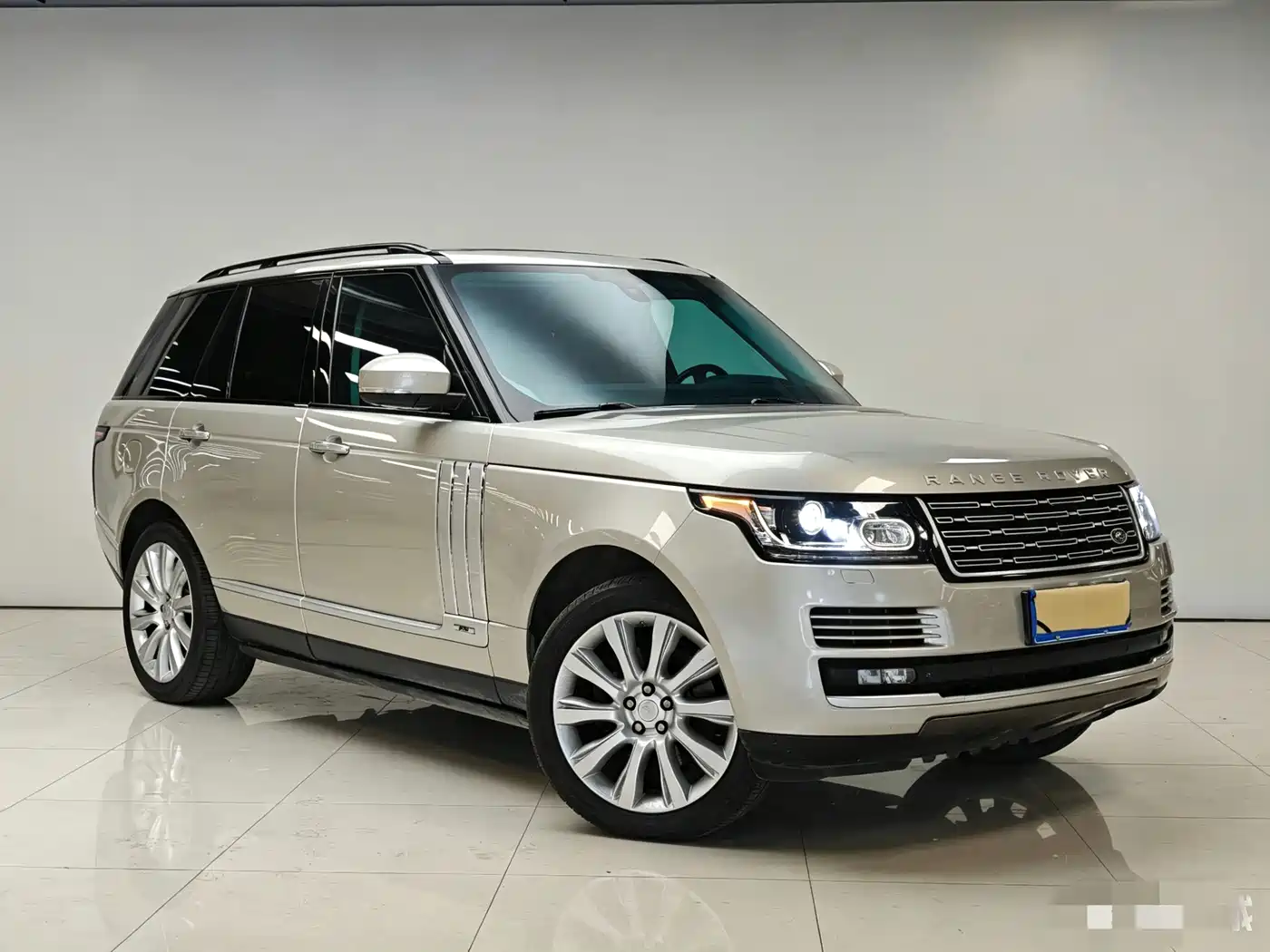 Land Rover Range Rover 2014 3.0 SC V6 Vogue фото 3