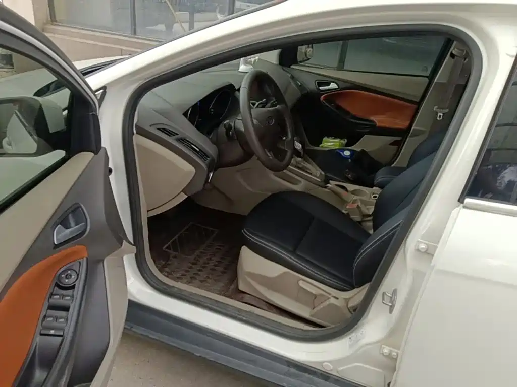 Ford Focus 2015 2012 Sedan 1.6L Automatic Comfort