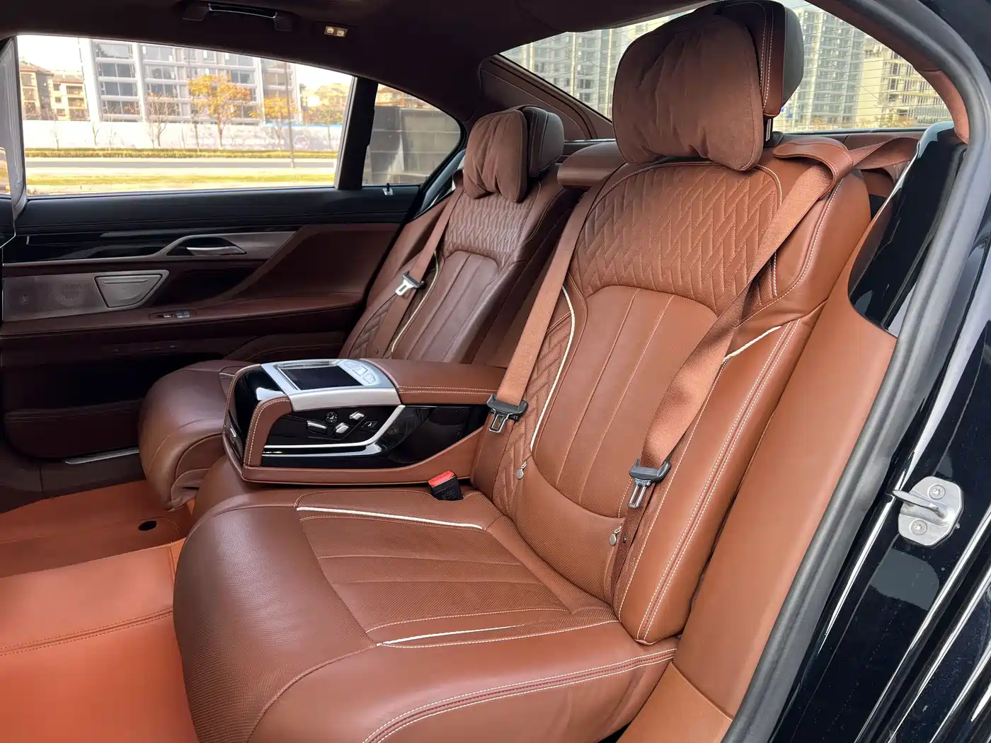 BMW 7 Series 2018 740Li xDrive Premium Type M Sport Package фото 9