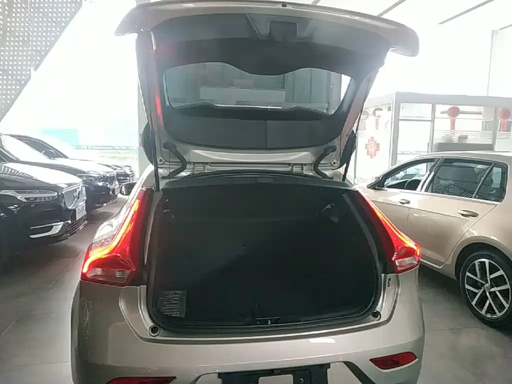 Volvo V40 2018 2018 T3 Inscription Edition