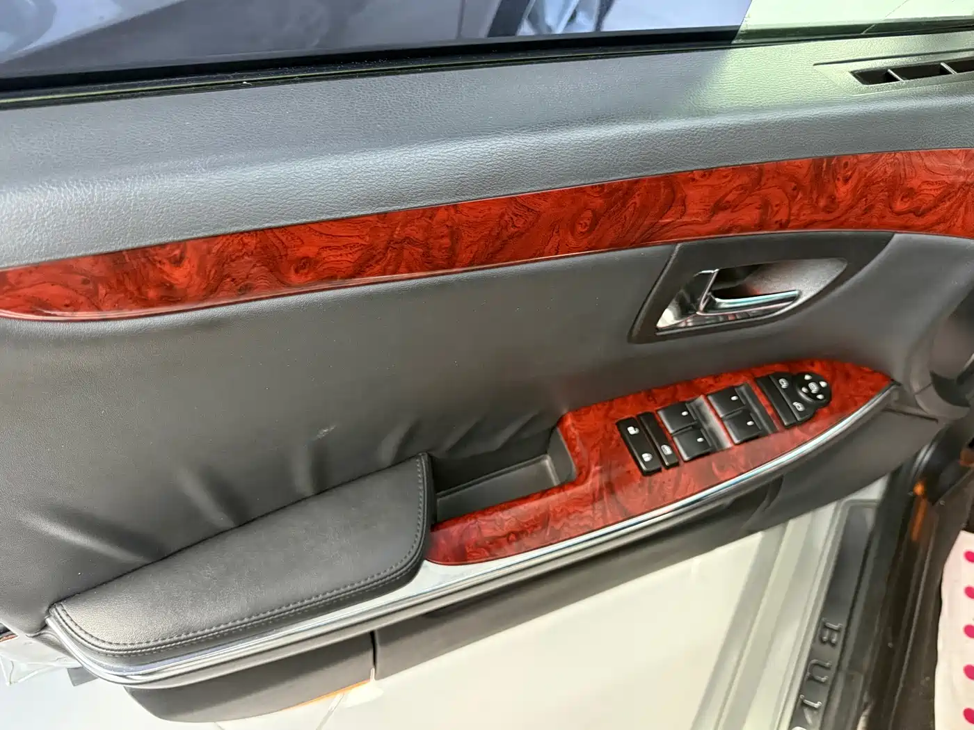 Photo 5 - Buick LaCrosse