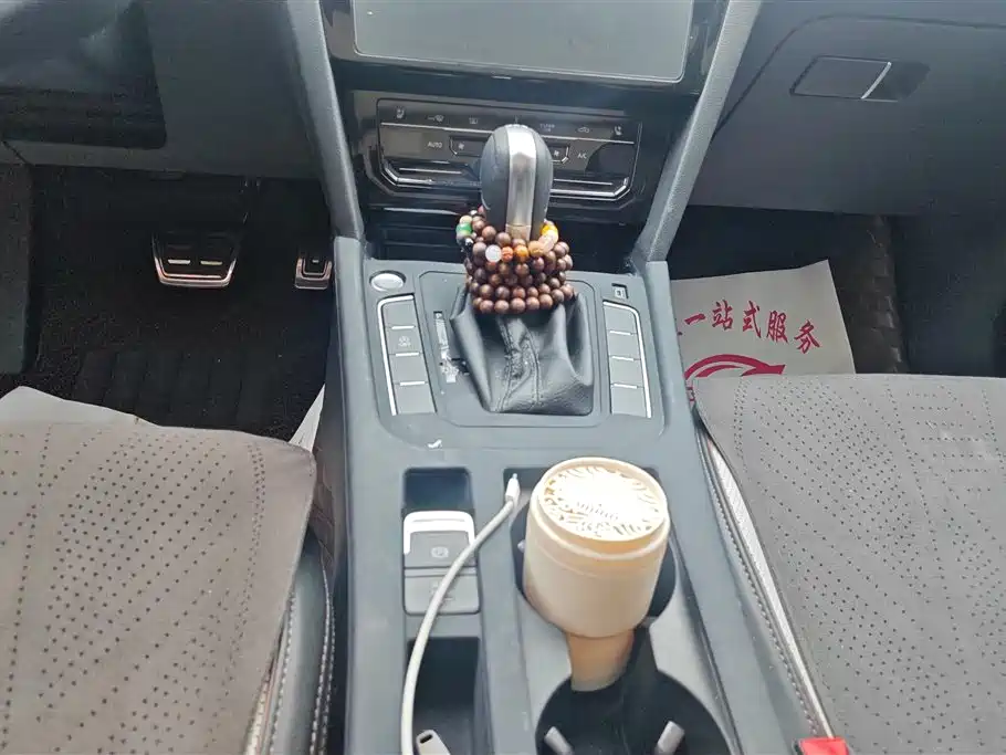 Volkswagen Magotan 2023 Model 2 Million Commemorative Edition 330TSI DSG Luxury фото 16