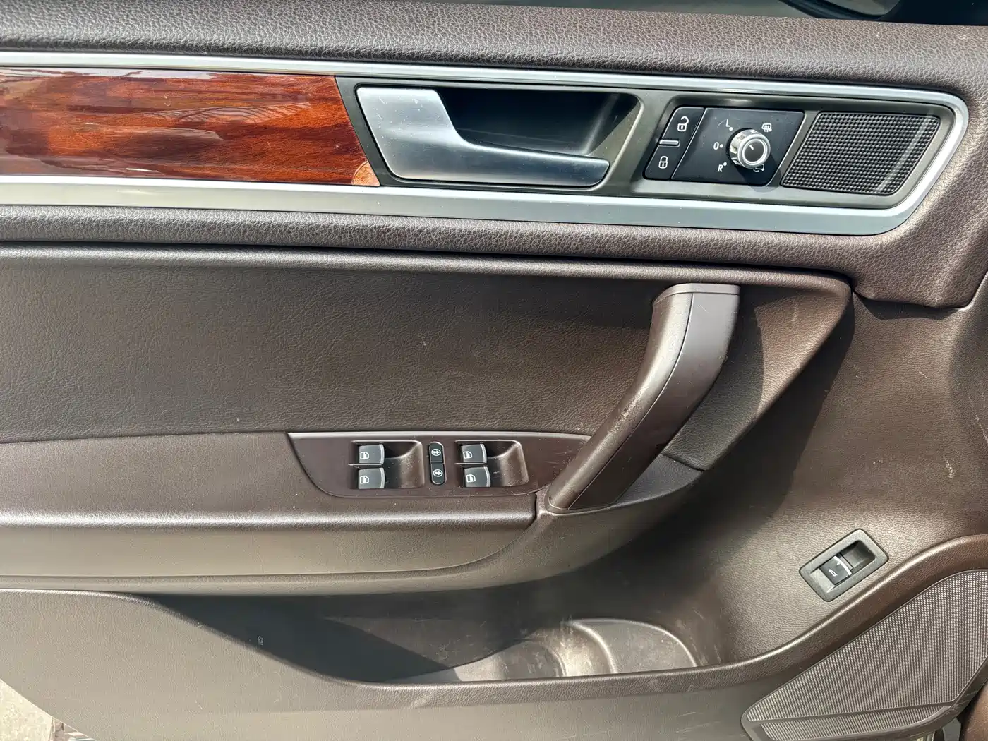 Volkswagen Touareg 2011 3.0TDI Diesel Luxury фото 14