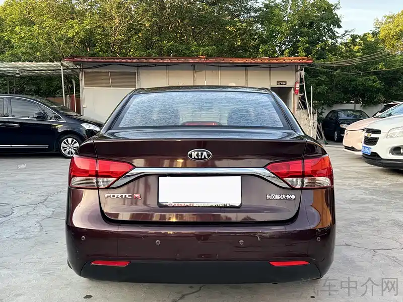 Kia Forte 2014 1.6L MT GL фото 12