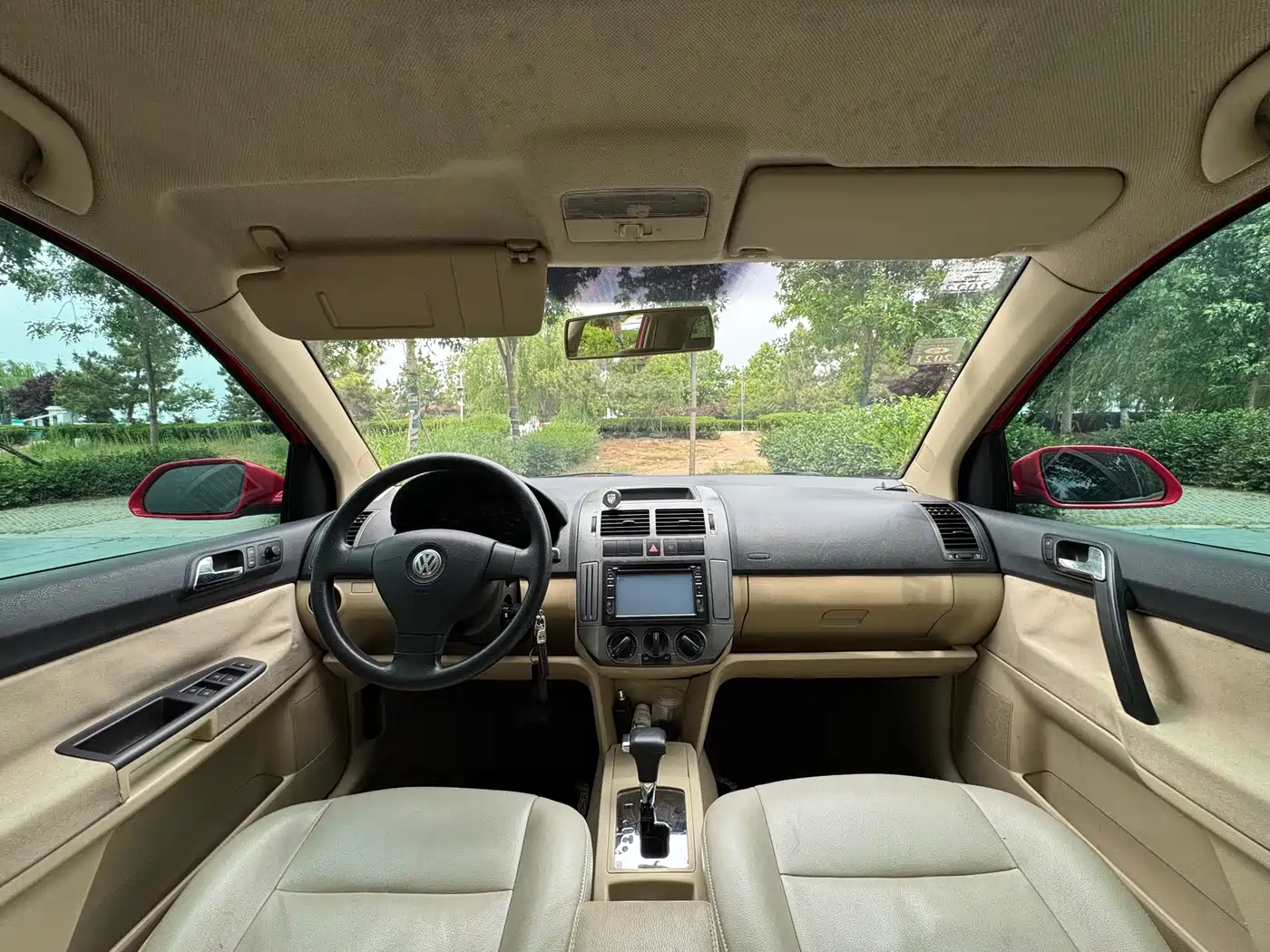 Volkswagen Polo 2011 1.4L Automatic Cool Edition фото 6
