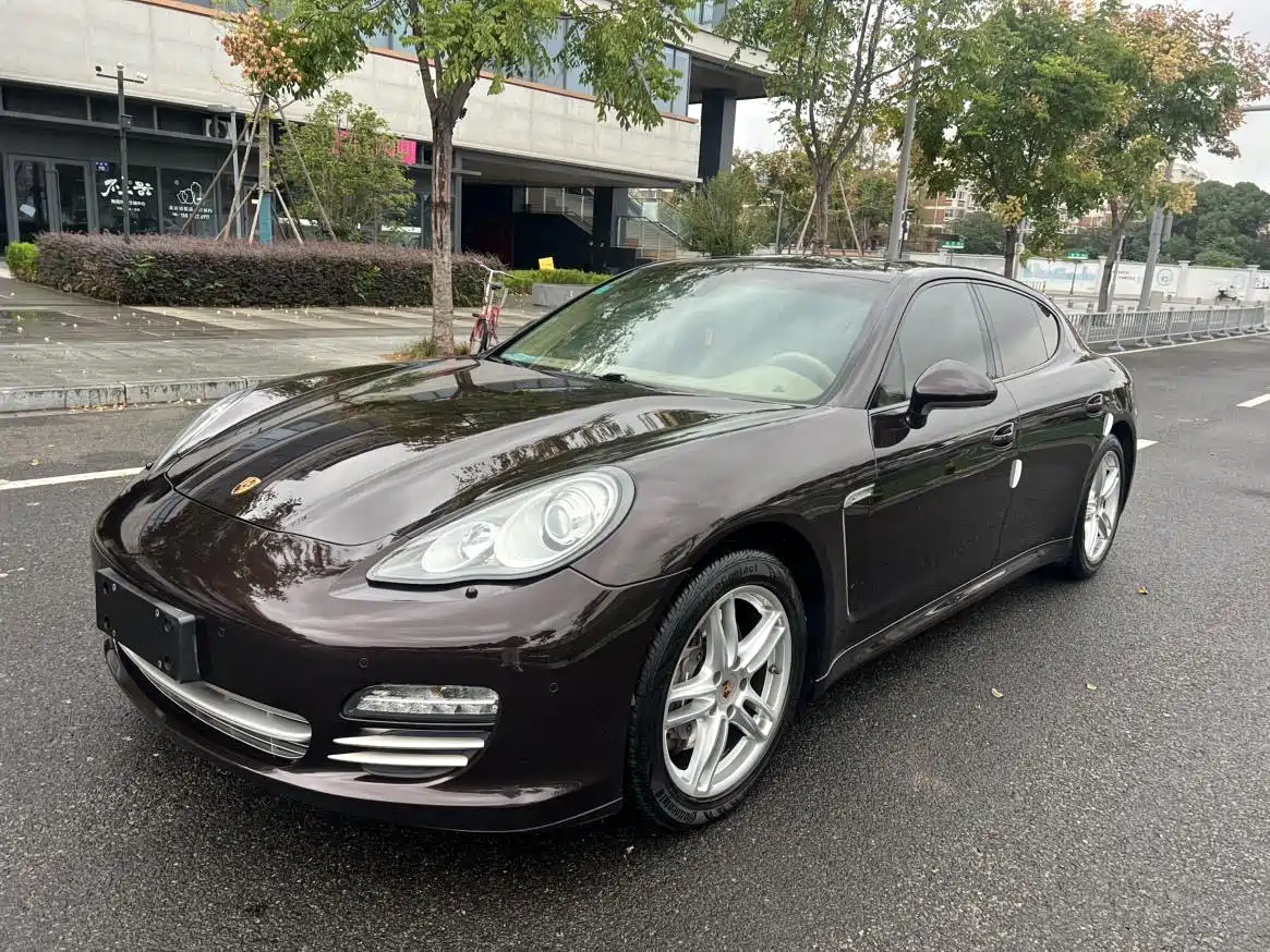 Porsche Panamera 2013 Panamera Platinum Edition 3.6L