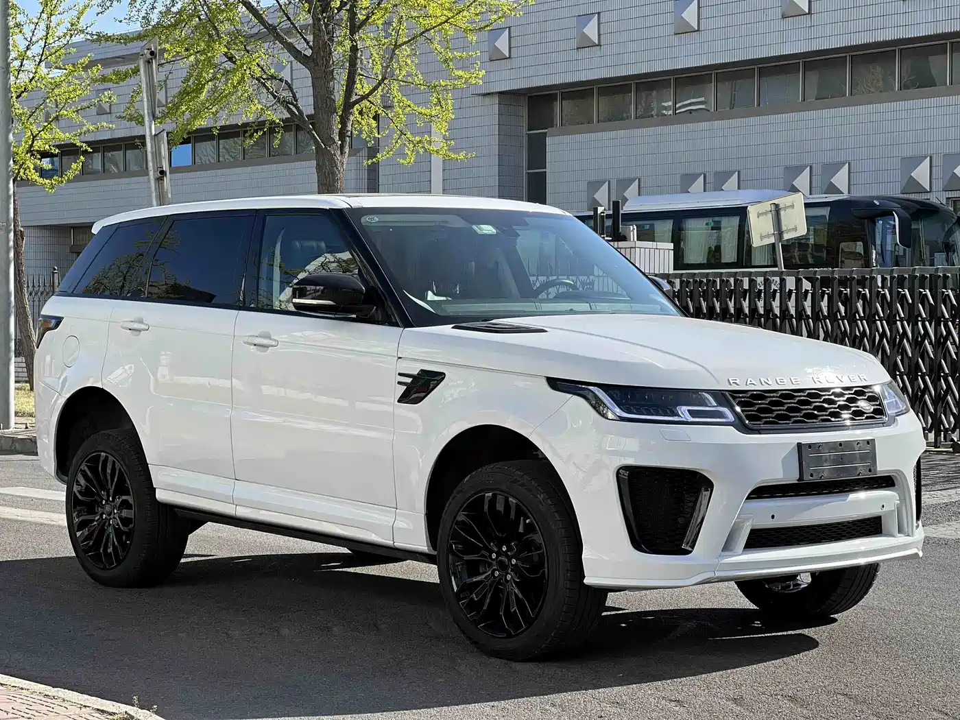 Land Rover Range Rover Sport 2016 Model 3.0 SC V6 HSE DYNAMIC фото 2