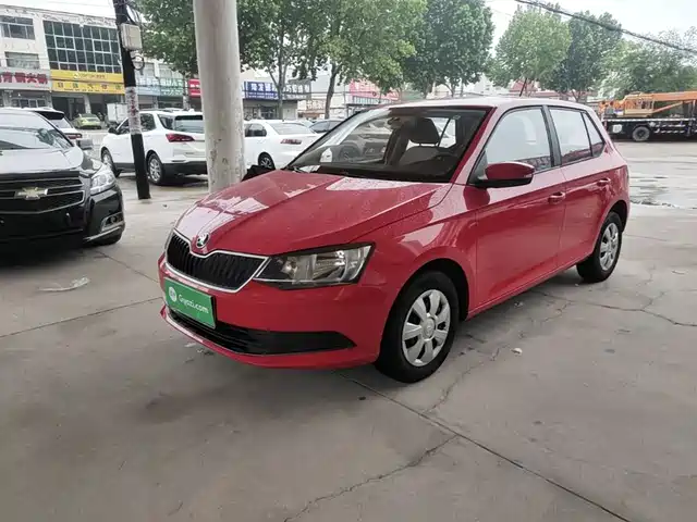  Škoda Fabia 2015 1.4L Manual Advance Edition