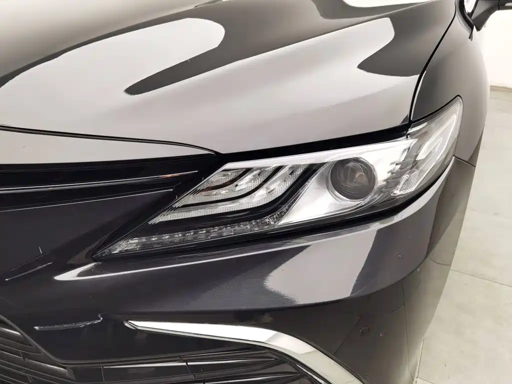 Фото 7 - Toyota Camry