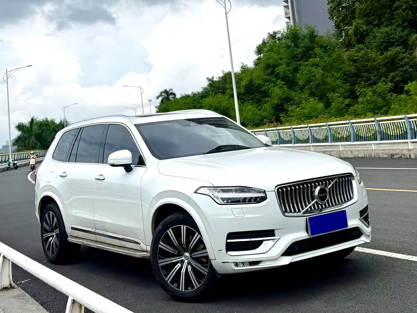 Фото 3 - Volvo XC90