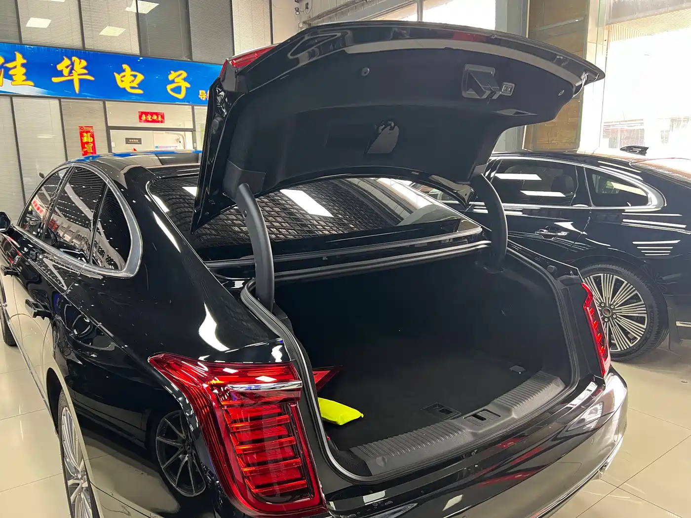 Hongqi H9 2020 Facelift 2.0T Smart Connect Flagship фото 15
