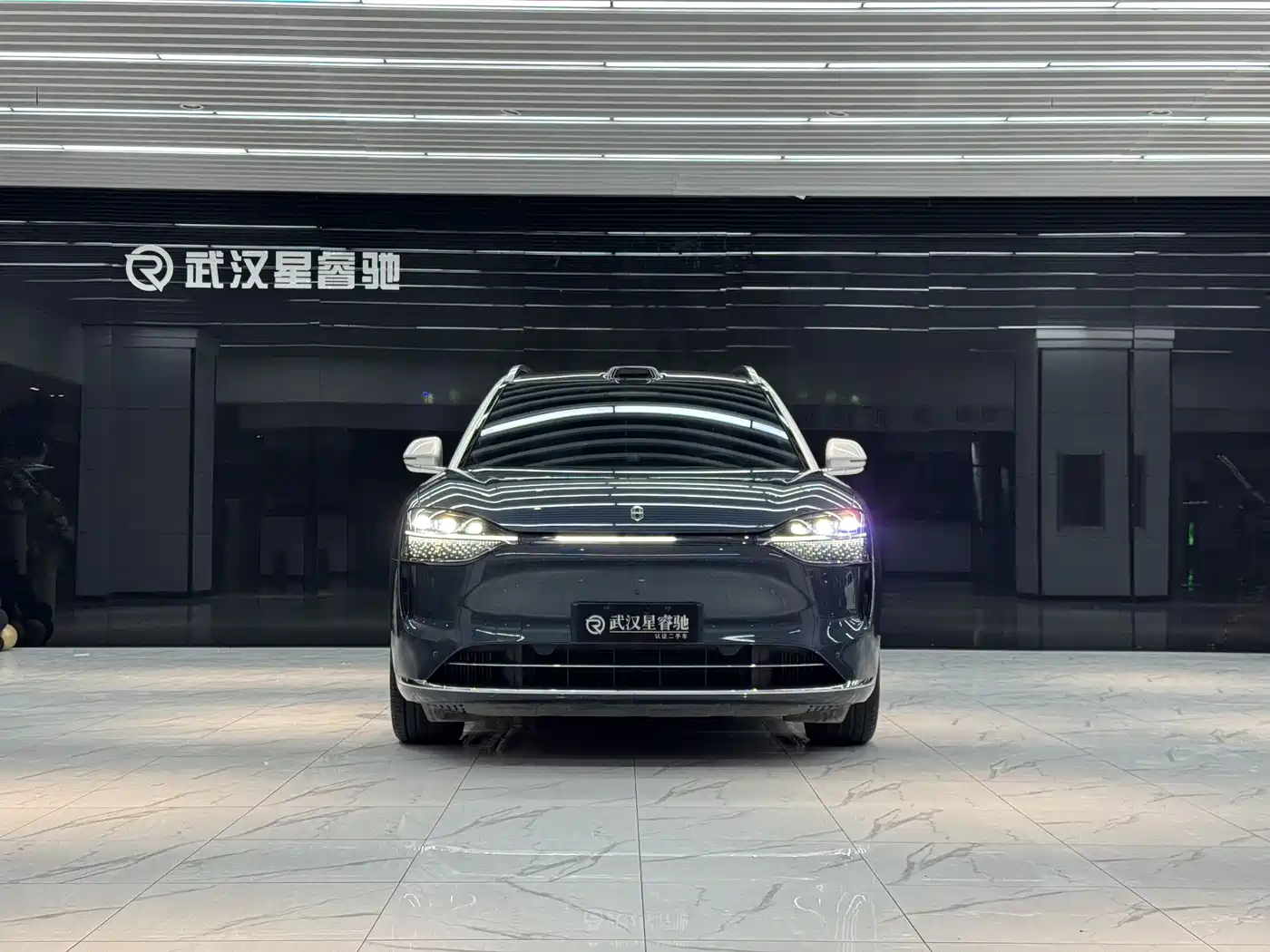 AITO Wenjie AITO M9 2024 Extended Range Ultra 42kWh 6-Seater фото 3