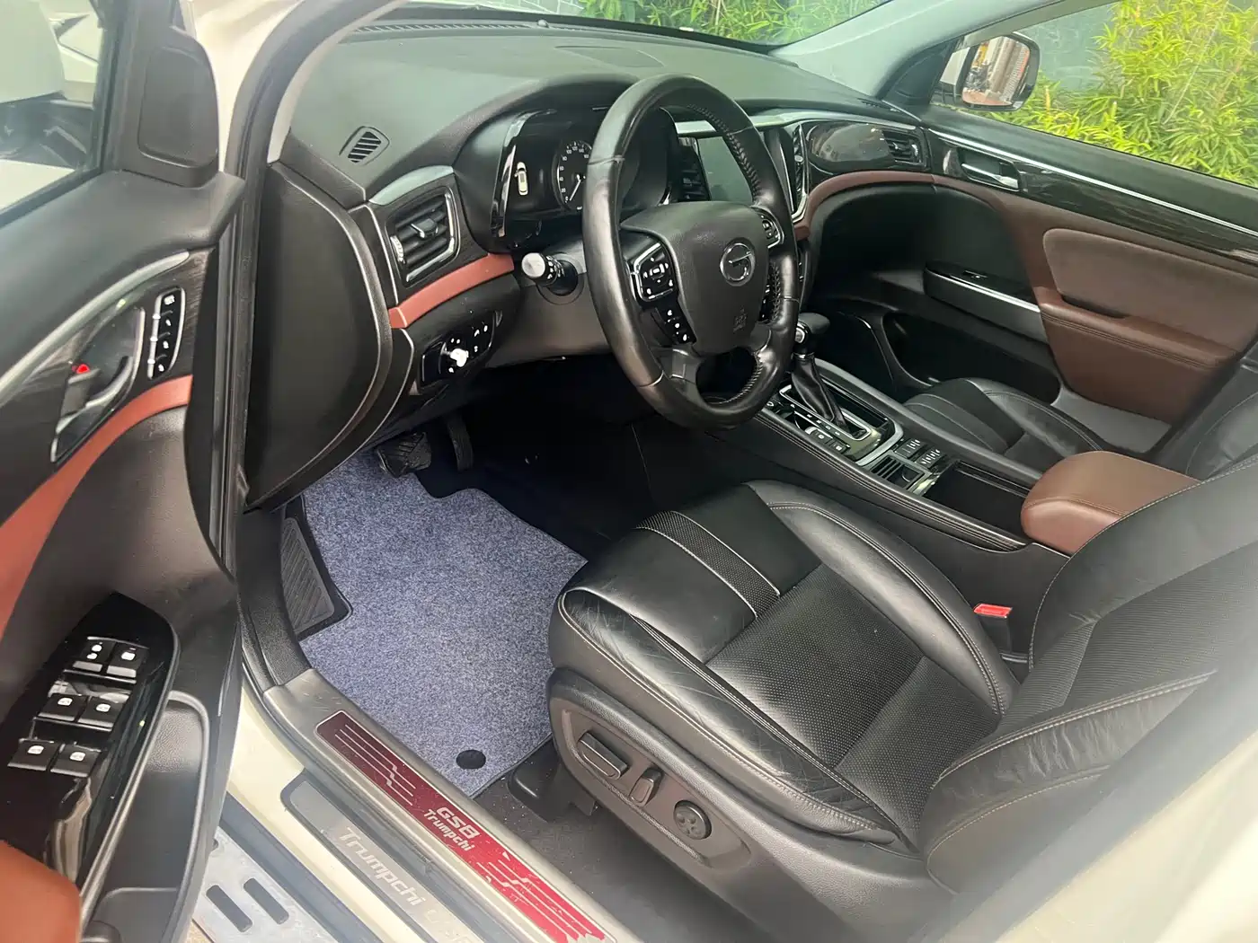 GAC Trumpchi Trumpchi GS8 2017 2017 320T 2WD Luxury Smart Connect (7-seater)