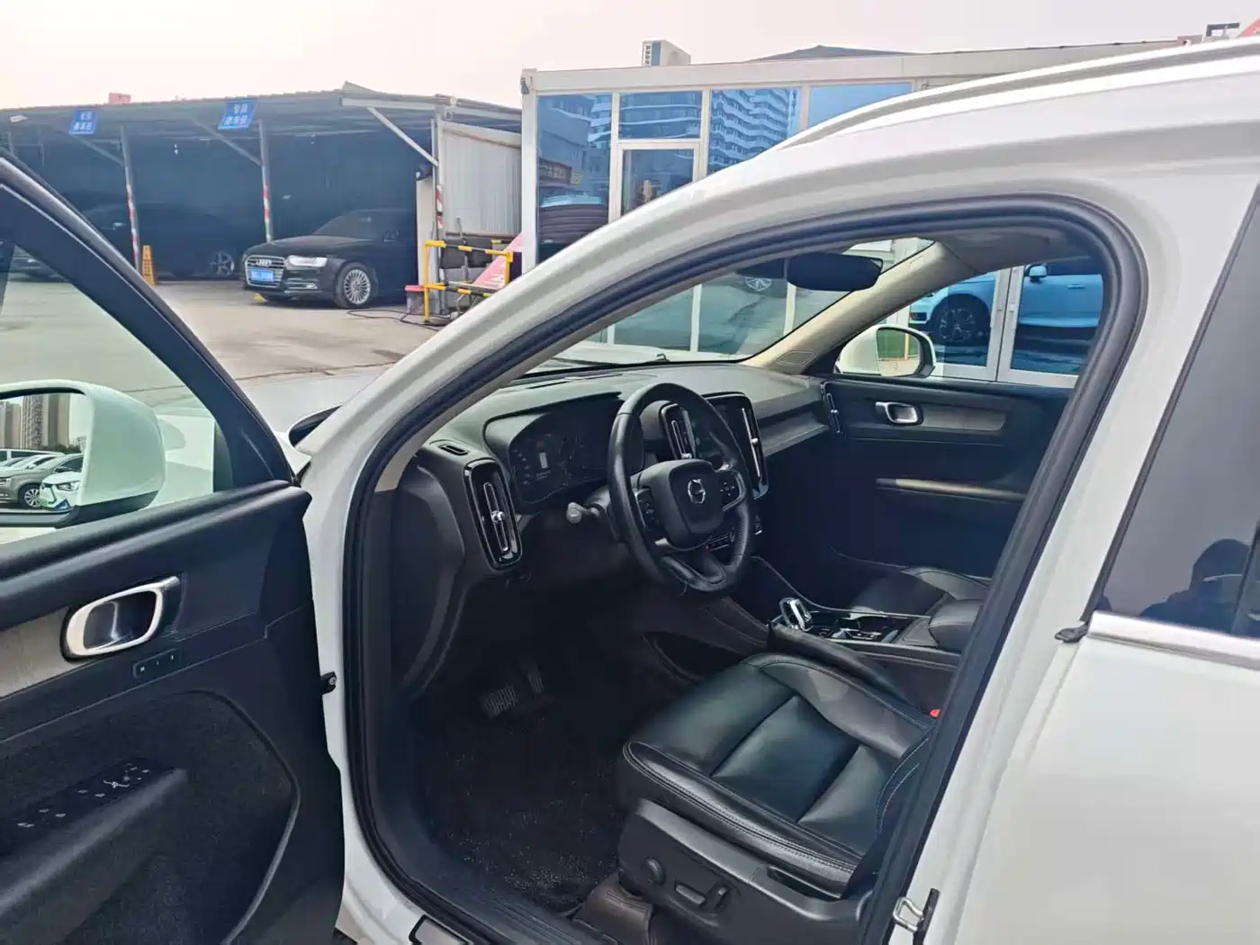 Volvo XC40 2020 T4 AWD Inscription Luxury Edition фото 6