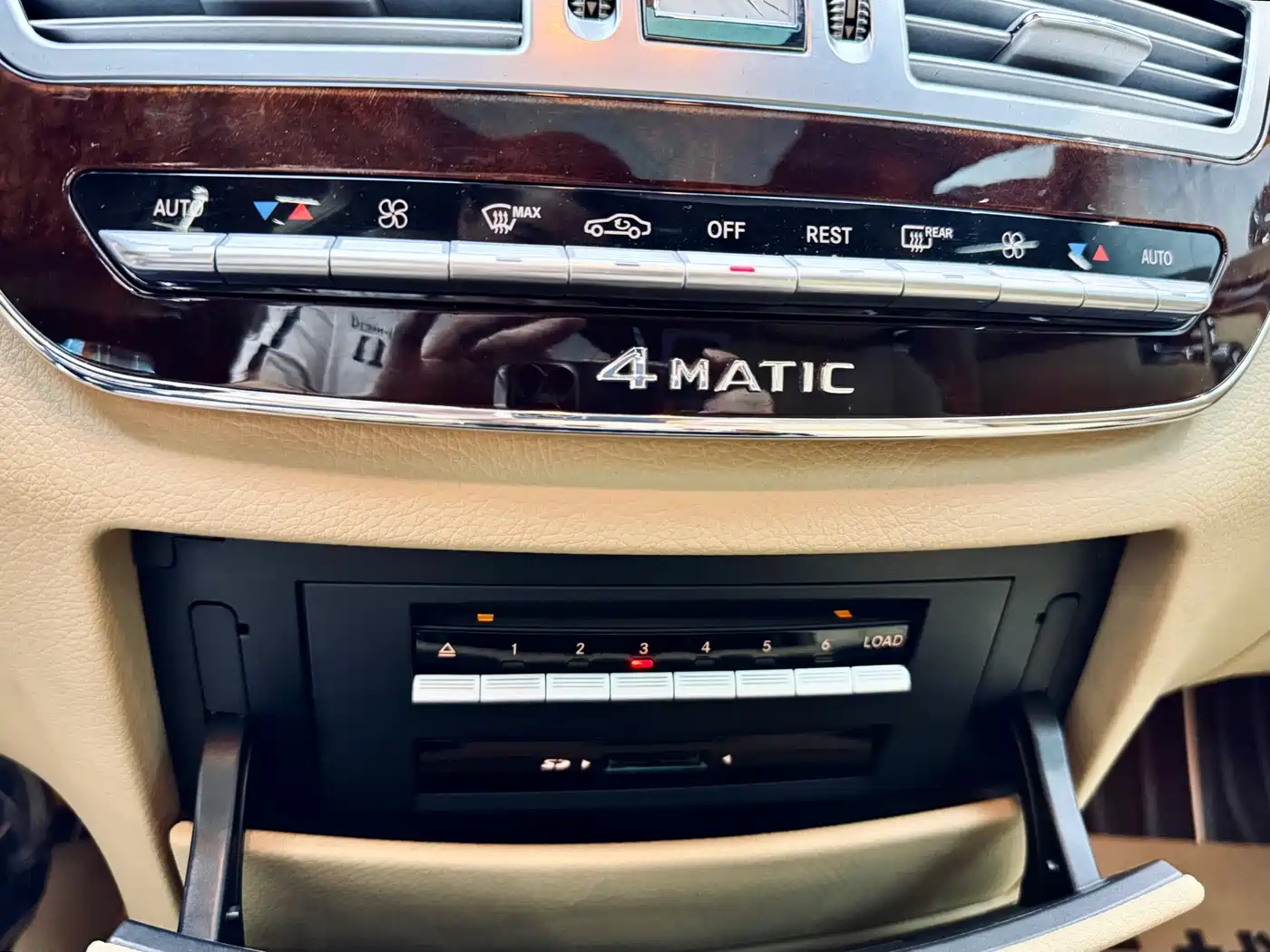Mercedes-Benz S-Class 2010 S 350 L 4MATIC фото 16