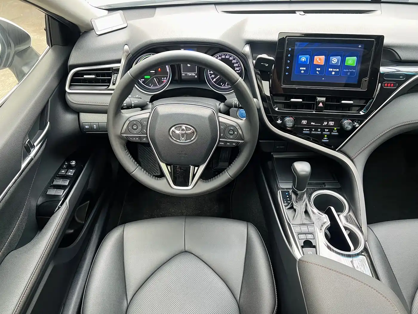 Toyota Camry 2021 Hybrid 2.5HGVP Leading Edition фото 12