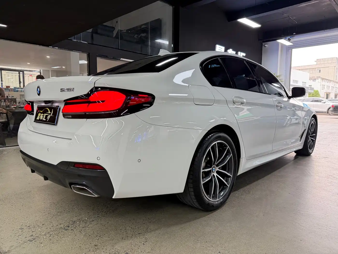 BMW 5 Series (Import) 2023 2022 525i M Sport Package