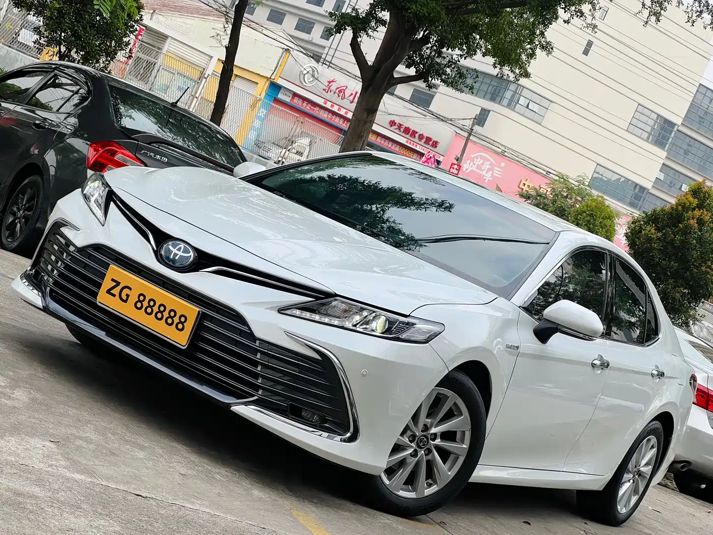 Toyota Camry 2021 Hybrid 2.5HGVP Leading Edition фото 2