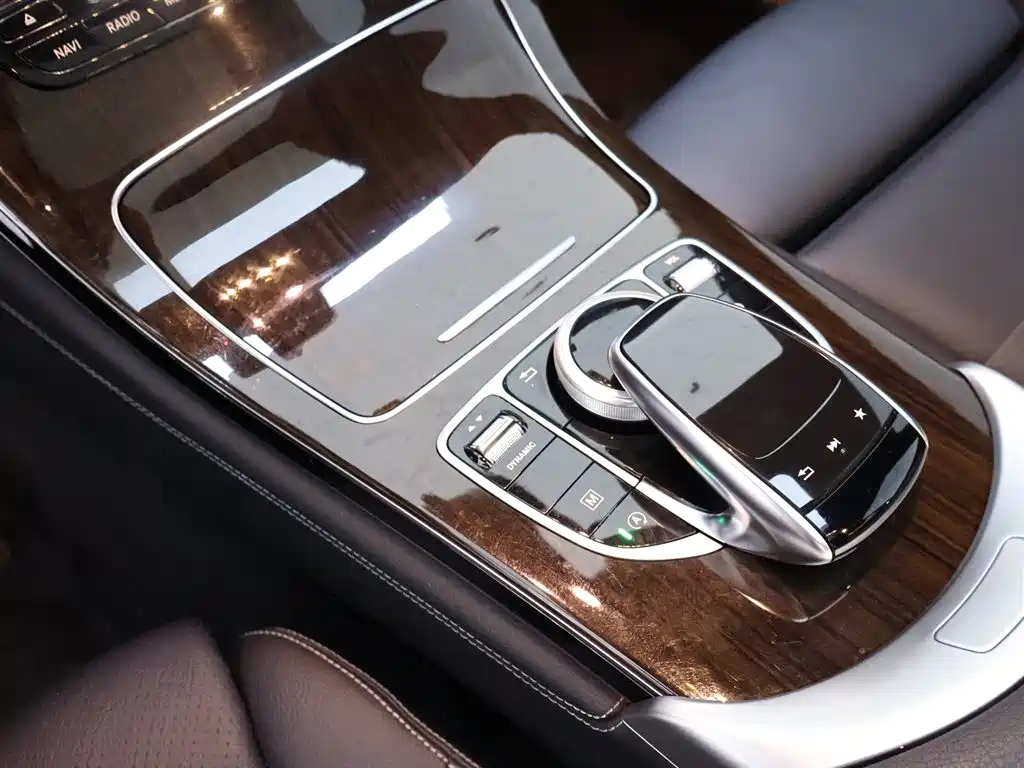 Mercedes-Benz GLC 2019 GLC 260 L 4MATIC Luxury фото 12
