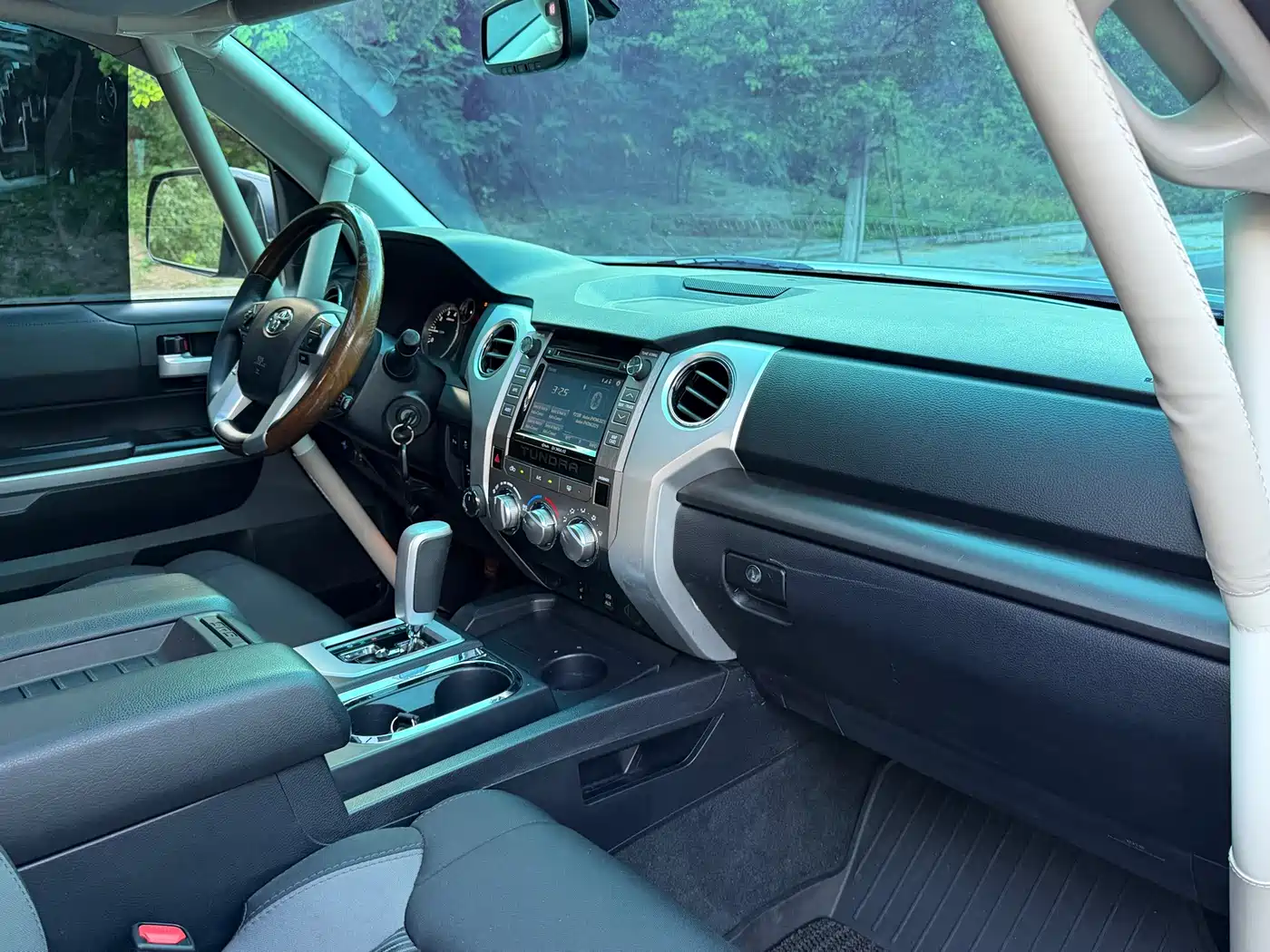 Toyota Tundra 2018 2014 5.7L SR5