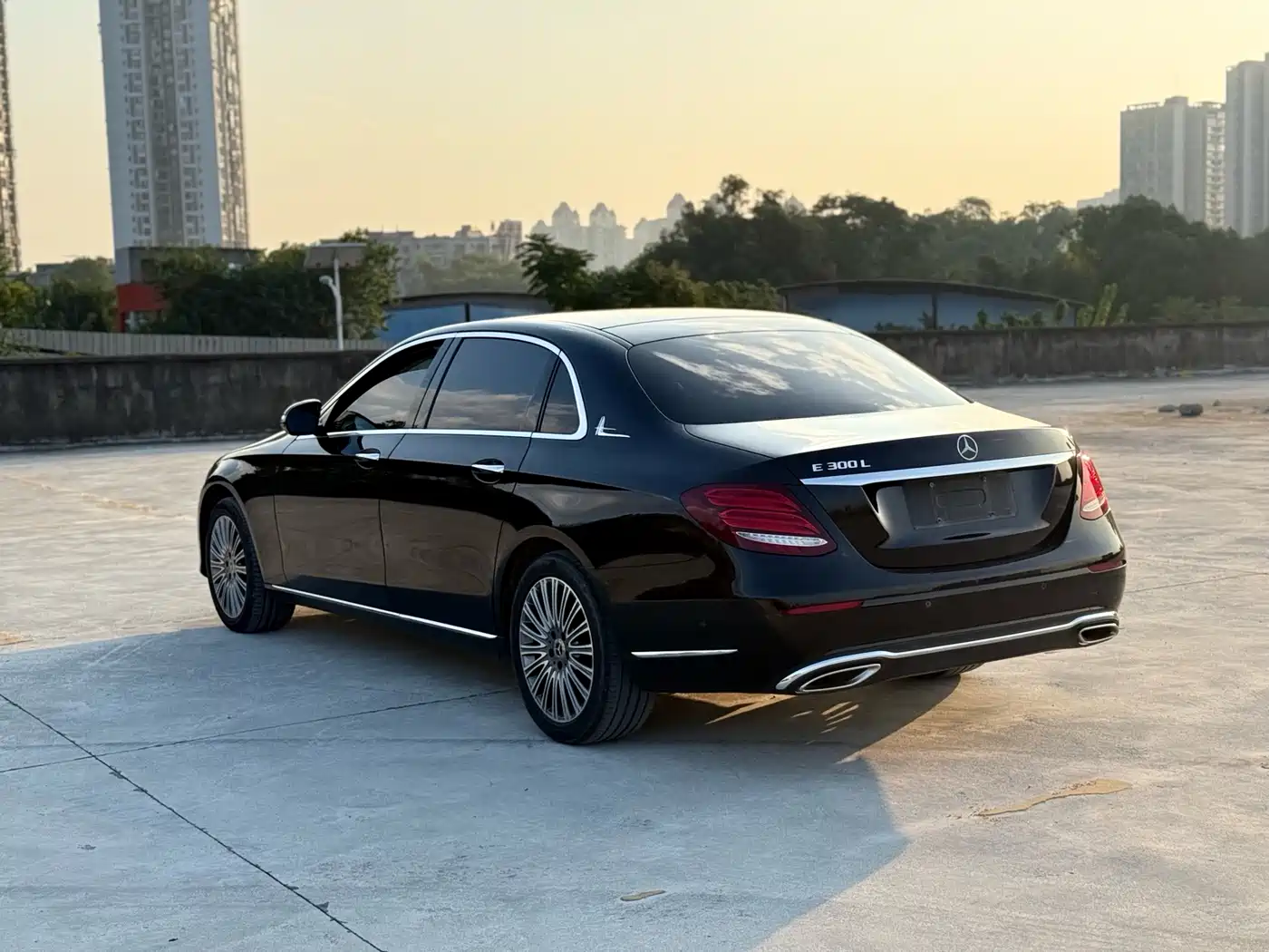 Mercedes-Benz E-Class 2020 E 300 L Fashion фото 7