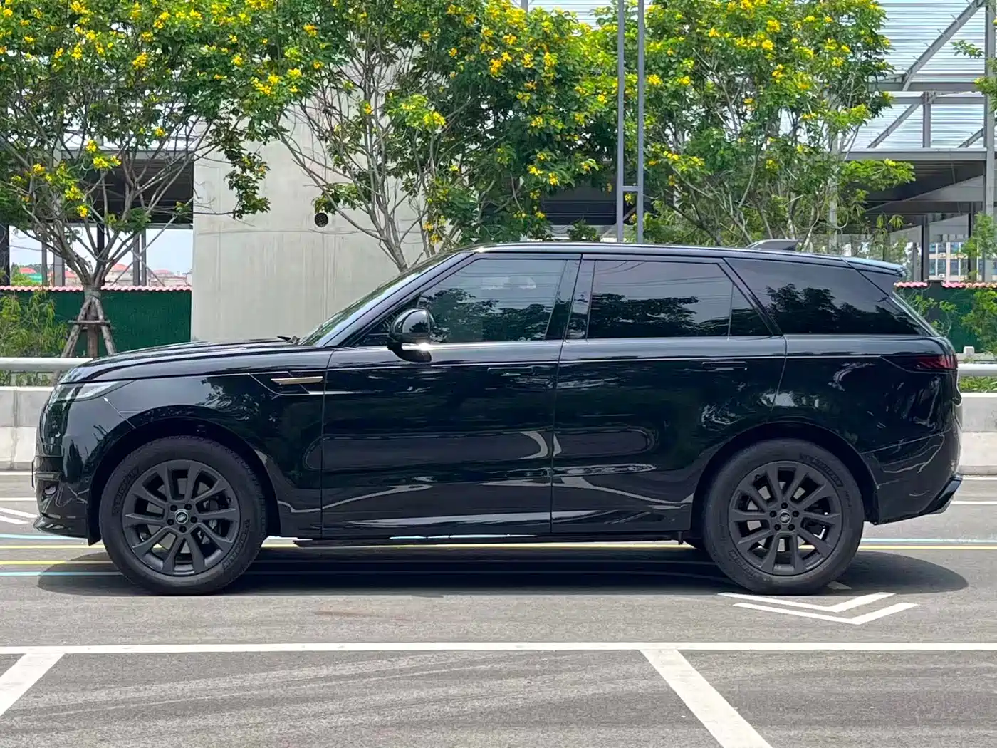 Land Rover Range Rover Sport 2023 400PS Dynamic SE фото 13