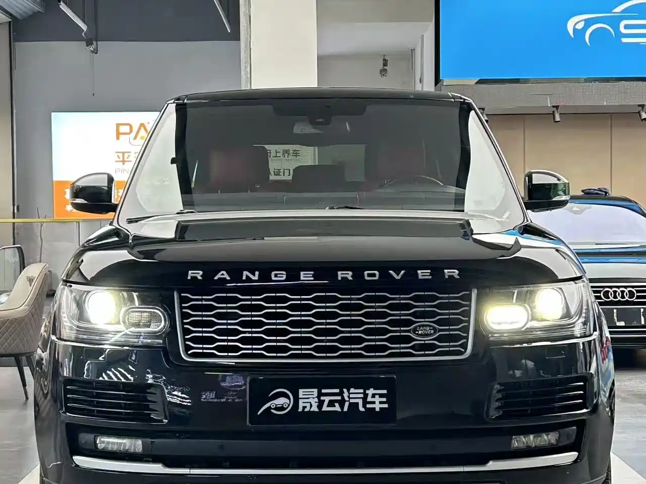 Land Rover Range Rover 2013 3.0 TDV6 Vogue фото 2