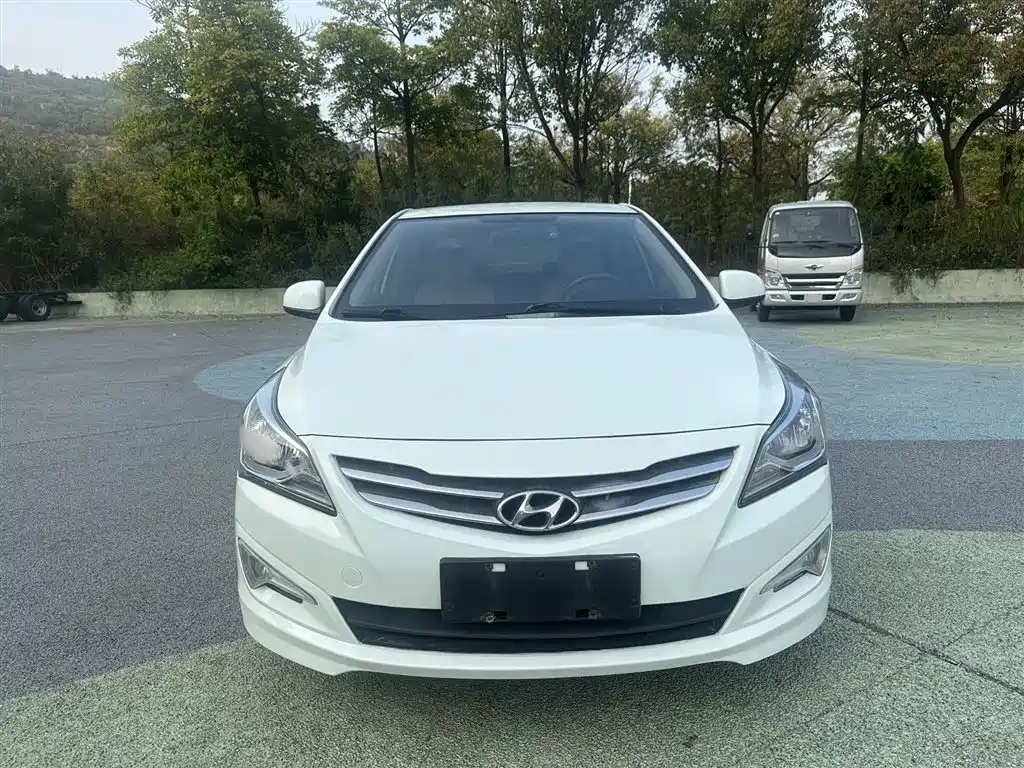 Hyundai Verna 2014 1.4L Automatic Smart GLS фото 2