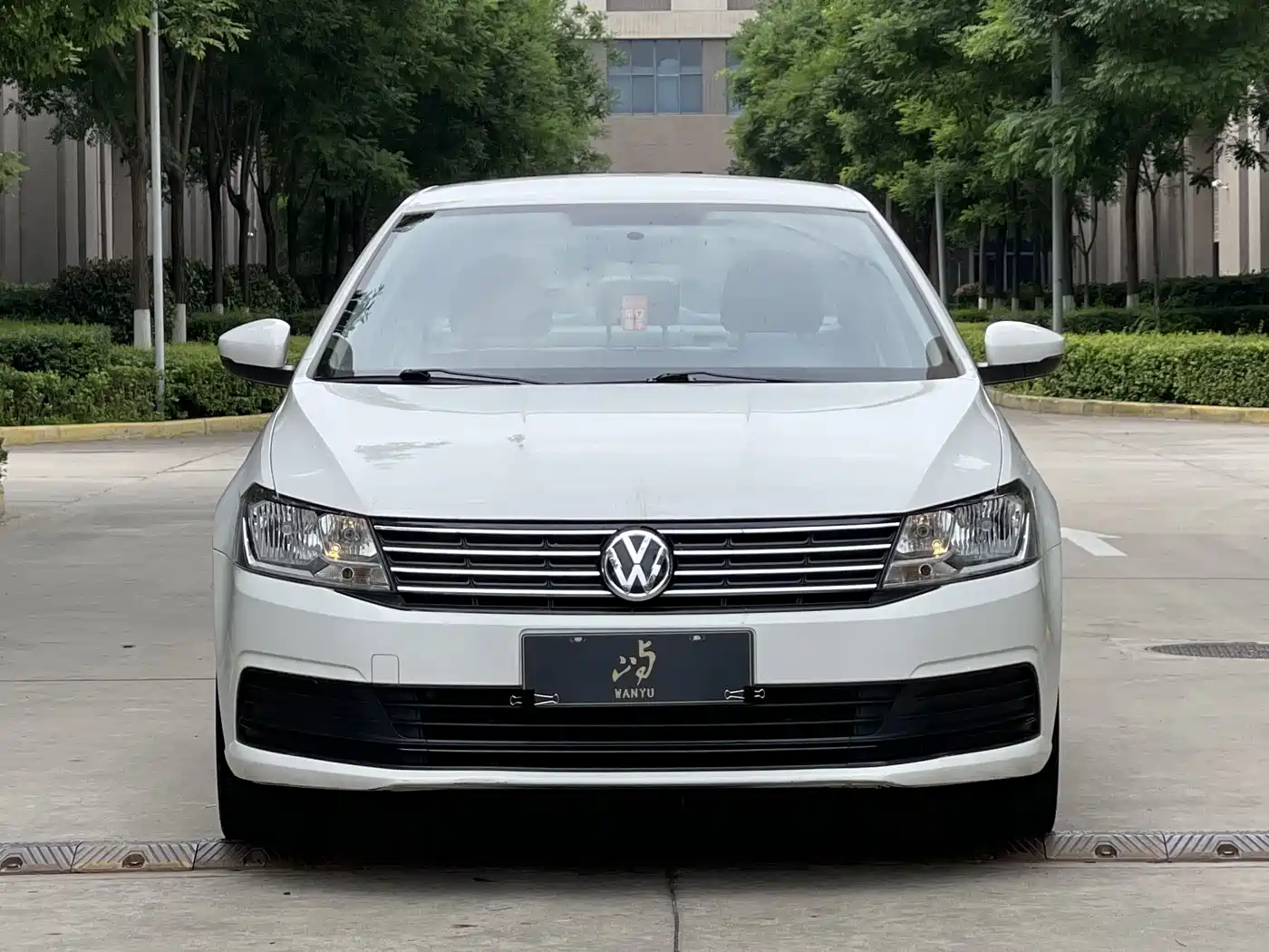 Volkswagen Lavida 2017 1.6L Automatic Trend Edition фото 2