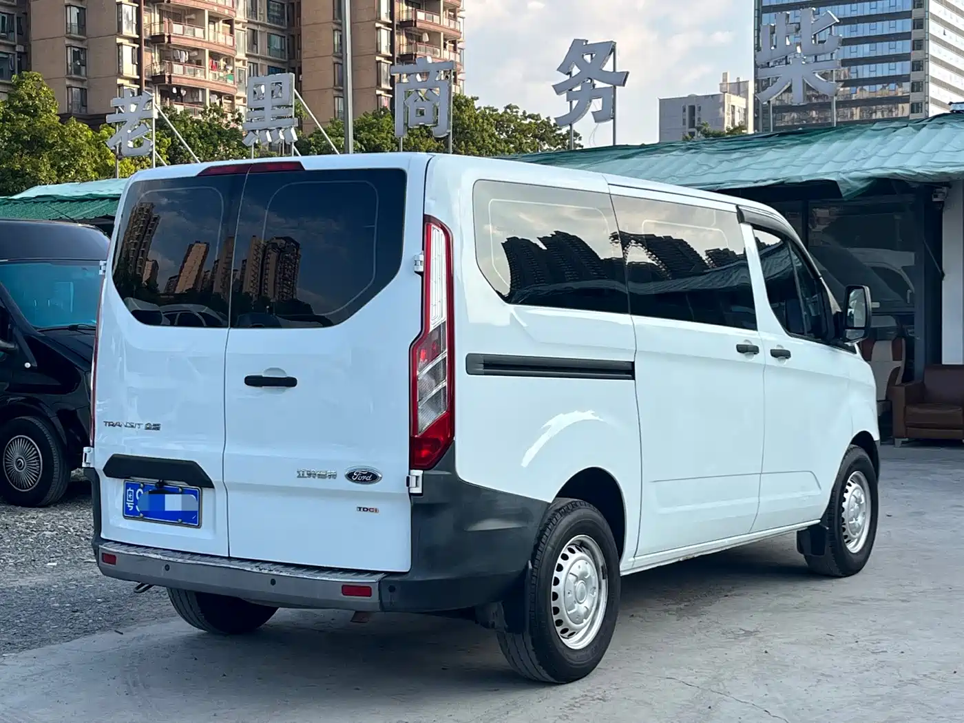 Ford Transit 2021 2019 2.0T Diesel Business Travel Short Wheelbase Low Roof 7-seater China VI