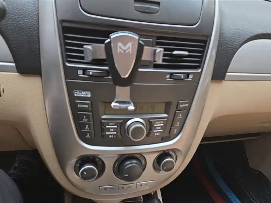Buick Excelle 2013 1.5L Manual Classic Edition фото 13