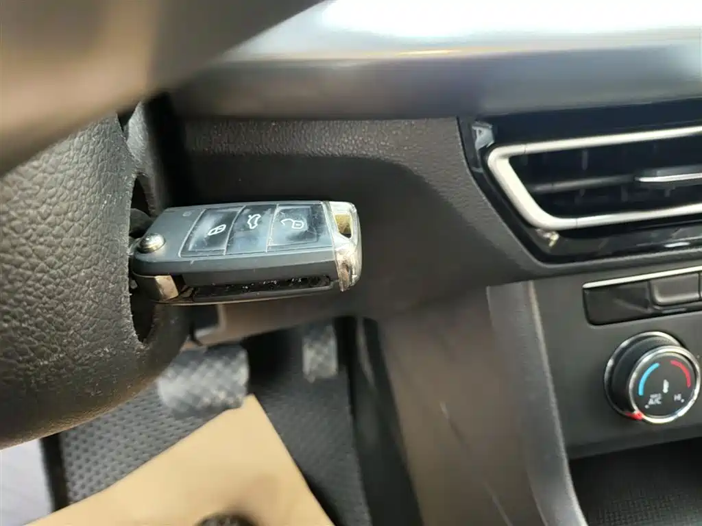 Volkswagen Lavida 2024 Model 1.5L Automatic Delight Edition фото 9