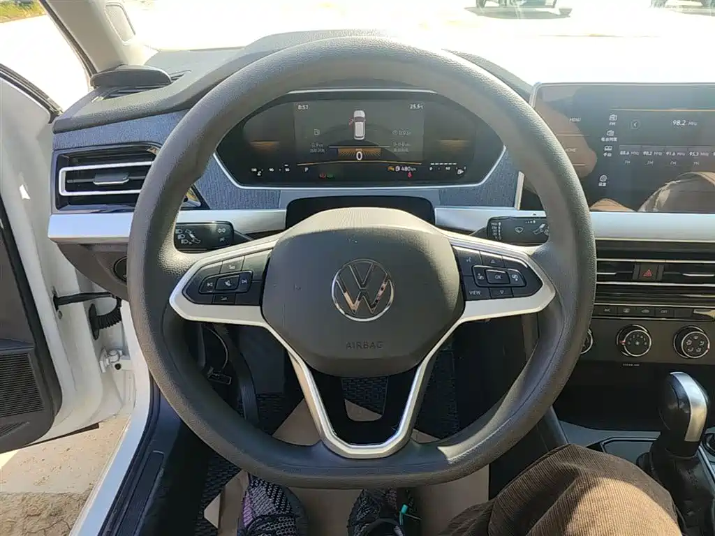 Volkswagen Lavida 2024 Model 1.5L Automatic Delight Edition фото 11