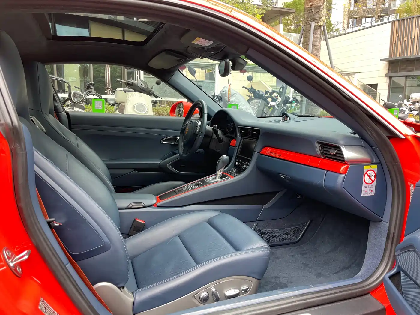 Porsche 911 2015 Carrera 4 3.4L Style Edition фото 21