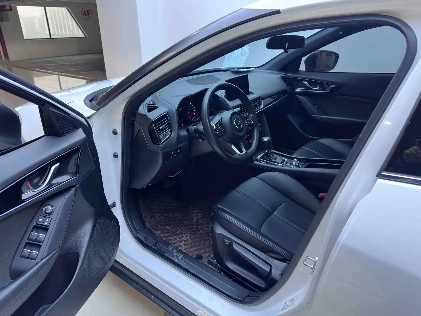 MAZDA CX-4