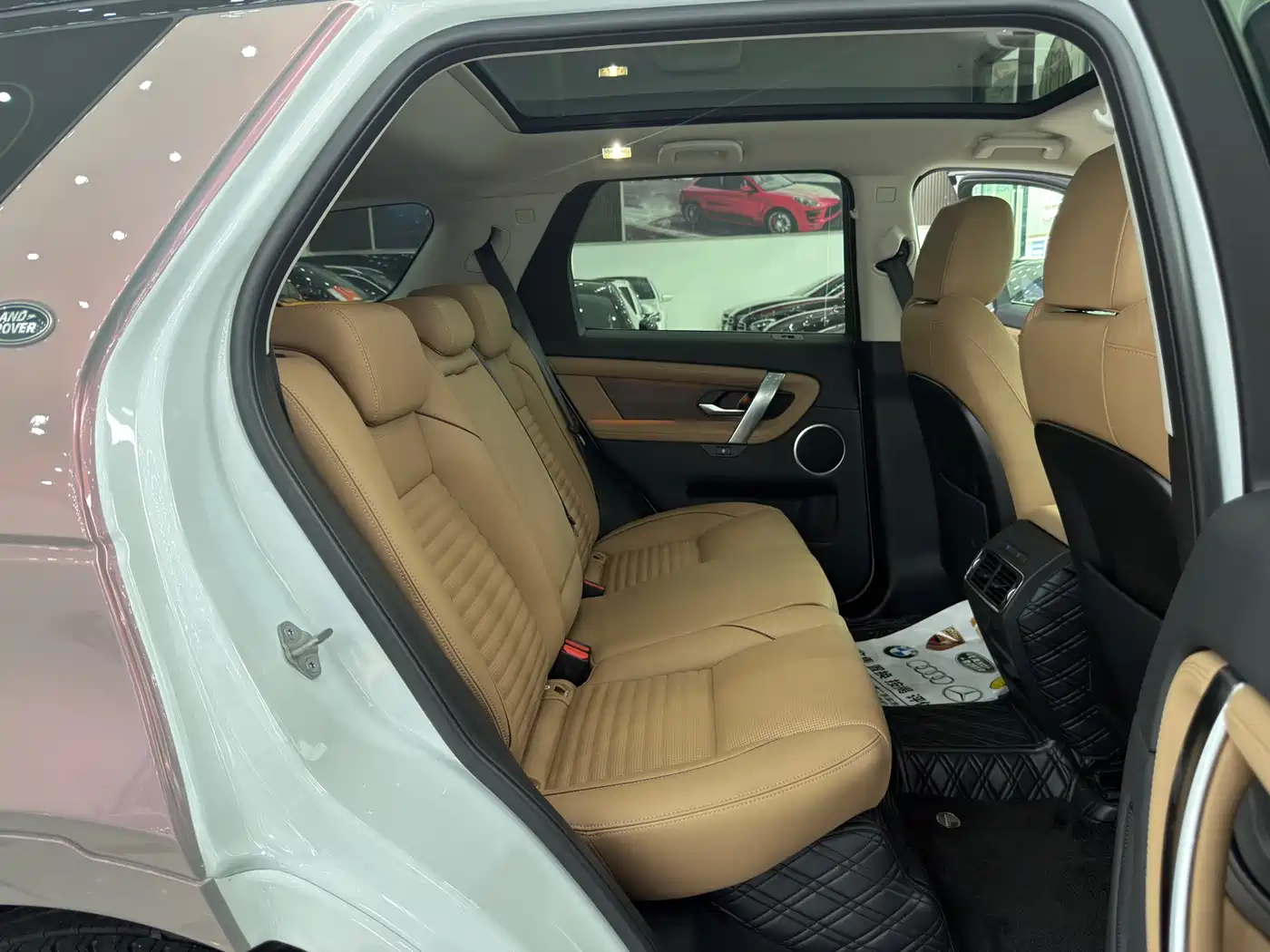 Land Rover Discovery Sport 2024 Performance Technology Edition фото 25
