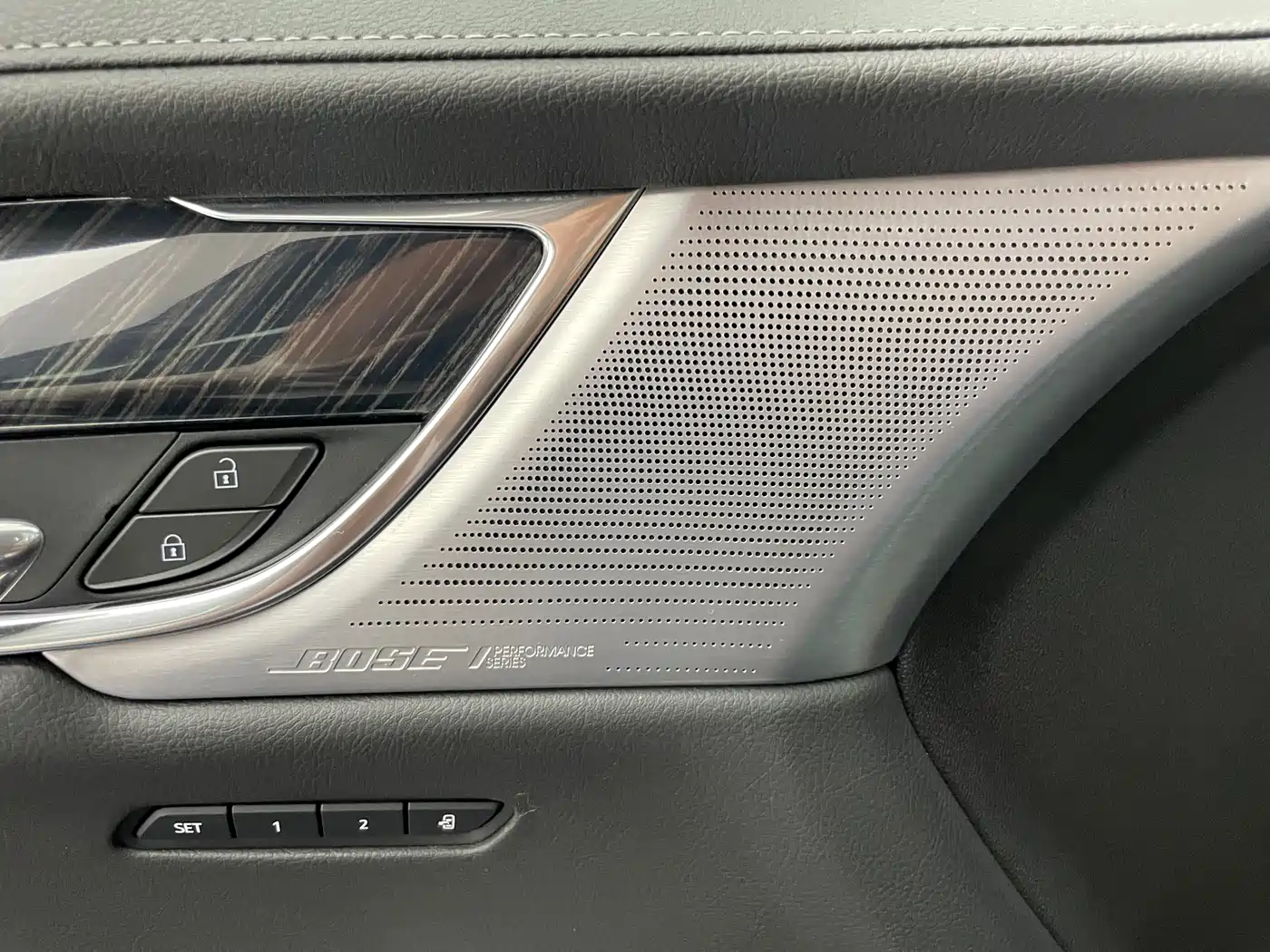 Cadillac XT6 2022 2.0T 7-Seater 4WD Luxury Edition фото 15
