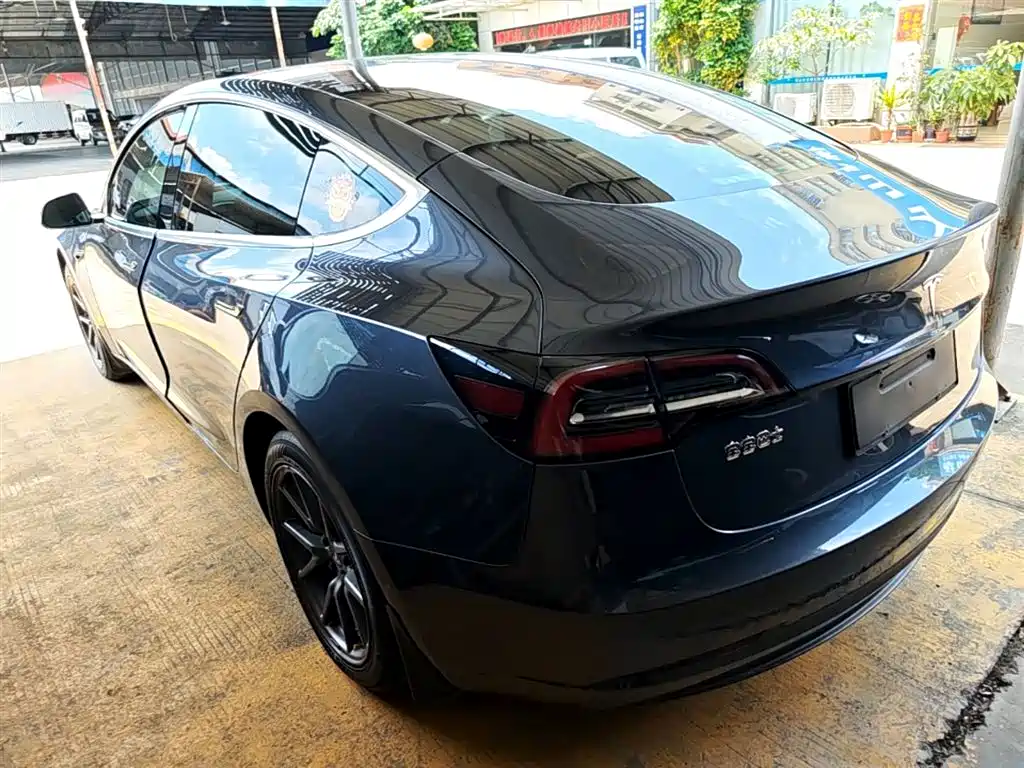 TESLA MODEL 3 (IMPORTED)