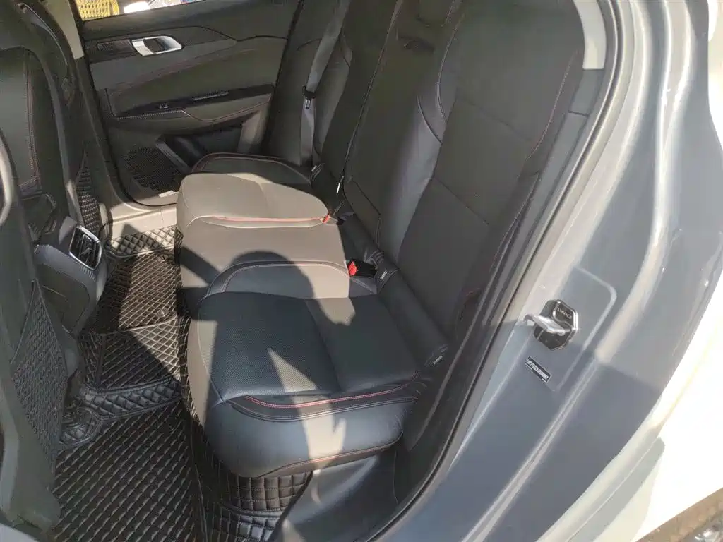 Lynk & Co 02 2018 1.5T DCT 2WD Power Pro Edition China V фото 17